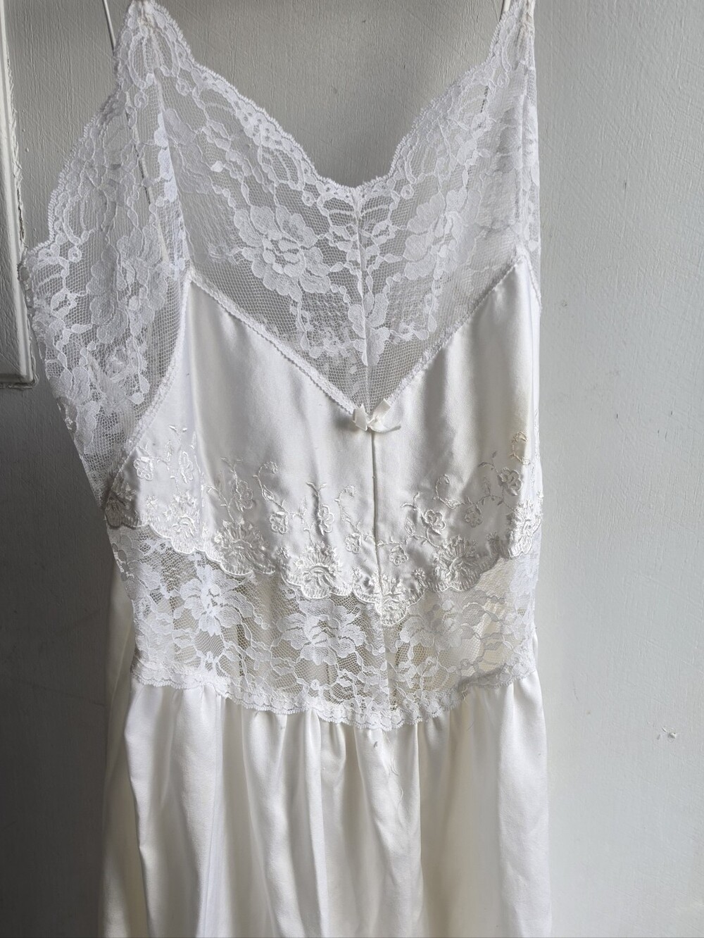 LACE KNEE LENGTH LADIES PAJAMAS VINTAGE